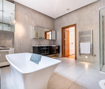 5 bedroom townhouse to rent - Photo 1