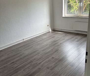 Gut geschnittene 4-Zimmer-Wohnung in Giesen! - Photo 2