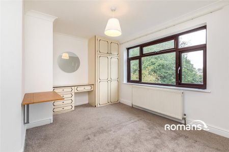 4 bedroom detached house to rent - Photo 3