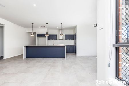 Beautifully Presented 4 Bedroom Family Home - Photo 4