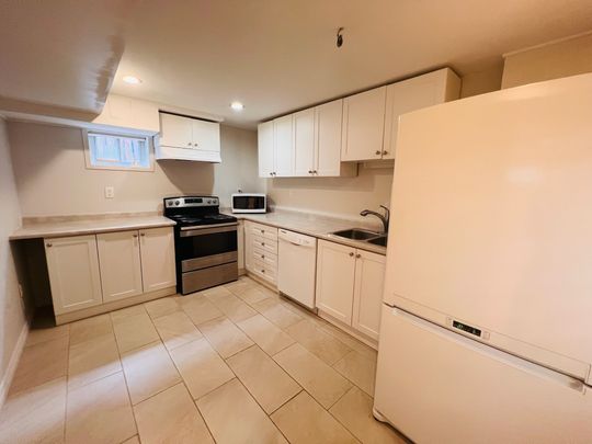 For Lease - 2749 Truscott Drive, Mississauga, Ontario - Photo 1