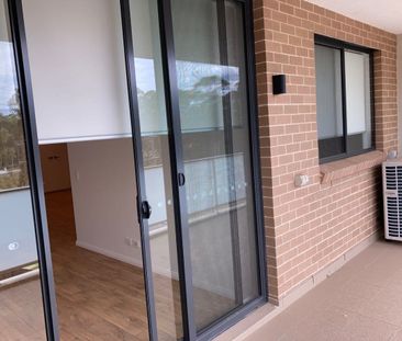 Spacious 3-Bedroom Apartment with 2 Bathrooms & Secure Parking - Photo 5