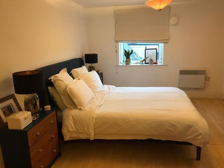 Holland Gardens, Brentford - Photo 3