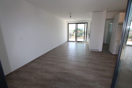 Möbelierte Luxus Attika-Apartment mit zwei grossen Terrassen in Oberentfelden - Photo 2