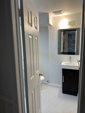 For Lease - 22 Hazelglen Court, Brampton, Ontario - Photo 4