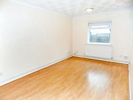 1beds Apartment - Photo 2