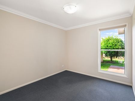 1 Meares Street, Kearneys Spring QLD 4350 - House For Rent | Domain - Photo 5