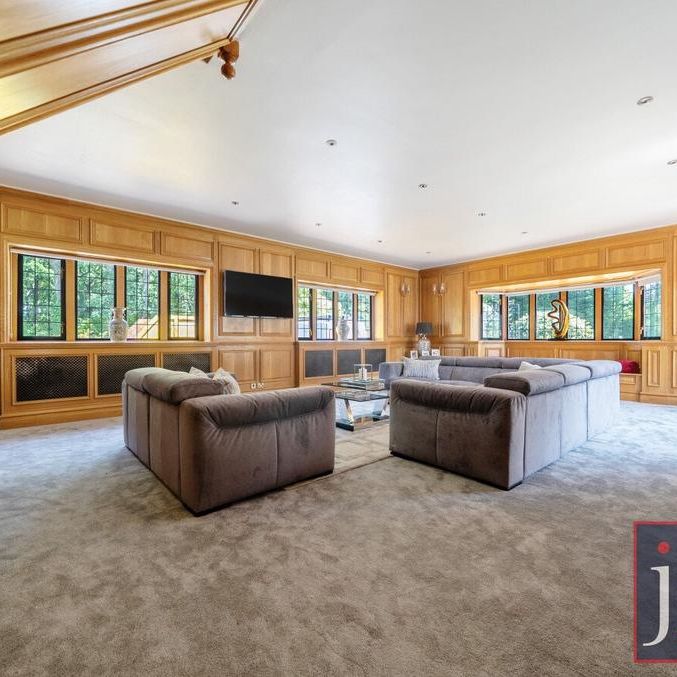 6 bedroom detached house to rent - Photo 1