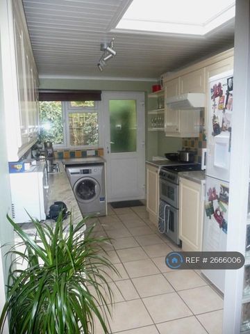 2 bedroom terraced house to rent - Photo 5