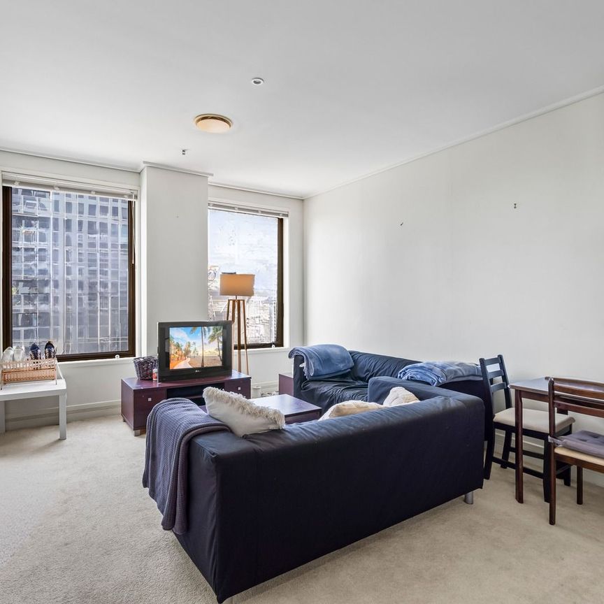 Prime St Kilda Road Location - Move-In Ready Apartment - Photo 1