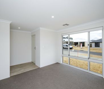 Charming Anketell Home Awaits You! - Photo 3