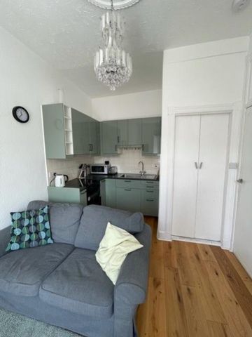 1 bedroom flat to rent - Photo 2