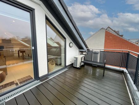 Komfortable seniorenfreundliche Dachgeschosswohnung mit Aufzug und Balkon - Photo 4