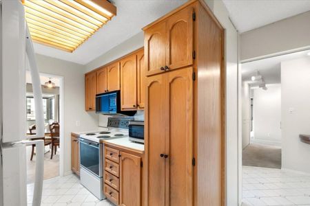 6800 Avenue Macdonald condo — Côte Saint-Luc, QC (2-Bedroom) - 2 Bedroom - Photo 2