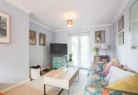 3 bedroom semi-detached house to rent - Photo 2