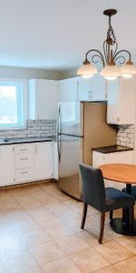 4 ½ St-Rédempteur (Internet et thermopompe inclus) - Photo 3