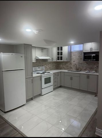 For Lease - 5 Bryony Road, Brampton, Ontario - Photo 3