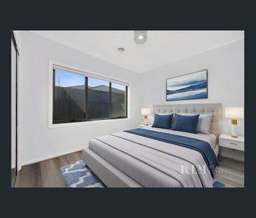 Where Style Meets Space - Photo 6