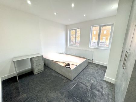 Greenford Avenue, W7 - Photo 4