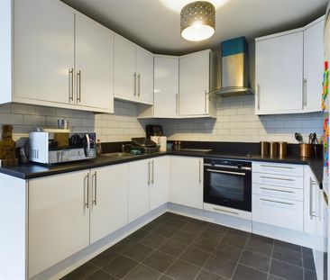 London Road, Crawley - Photo 6