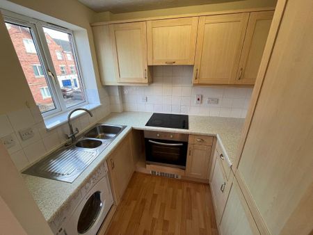 2 bedroom flat to rent - Photo 4