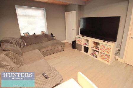 2 bedroom end of terrace house to rent - Photo 2