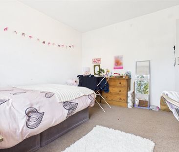 5 bedroom semi-detached house to rent - Photo 5