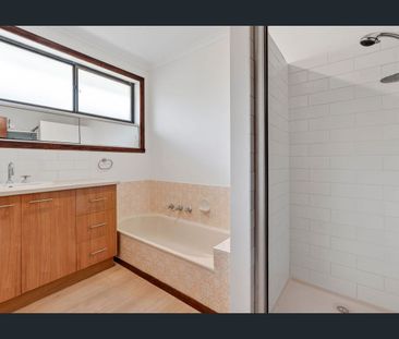 Spacious family home - Photo 4