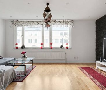 Storvretsvägen, Skogås - Photo 1