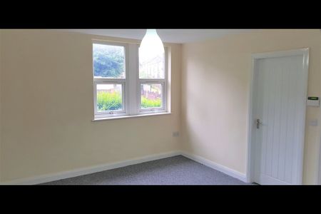 1 Bed Flat, Monk Bridge Road, LS6 - Photo 4