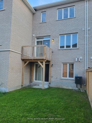 Condo Townhouse For Lease | E9010328 - Photo 4