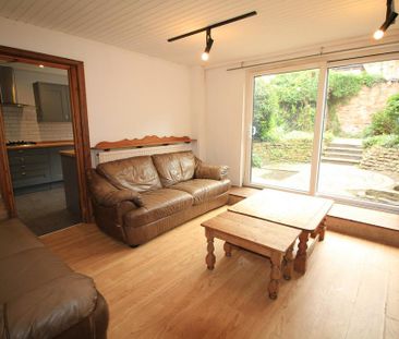 6 bedroom detached house to rent - Photo 1