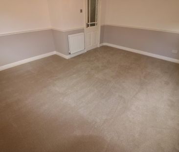 4 bedroom detached house to rent - Photo 3