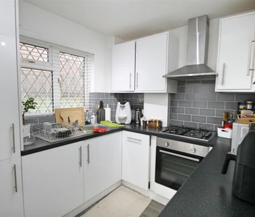 1 bed flat to rent in Vega Road, Bushey, WD23 - Photo 3