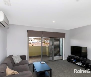Spacious Open Plan Living - Photo 4