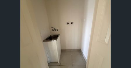 Stylish & low-maintenance living in a prime Reservoir pocket - Photo 5