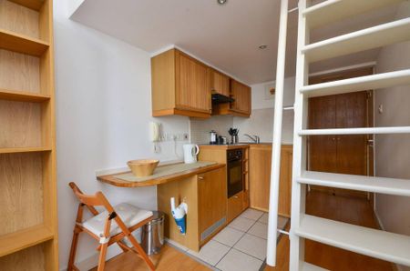 BILLS INCLUDED - Modern Duplex Studio in Wes Kensington, London W14 - Photo 3