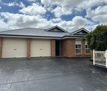 4 Bedroom Family Home with Stunning Entertaining Area - Photo 1