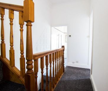 3 bedroom House To Let Total Size: 1246 SQ FT - Photo 2