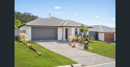 Spacious Family home complete with 2 living areas and pool - Photo 2