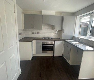 3 bedroom terraced house to rent - Photo 5