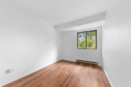 Maison à étages - 7068 Av. Marie-G.-Lajoie - Photo 2