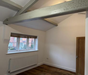 1 bedroom coach house to rent - Photo 4