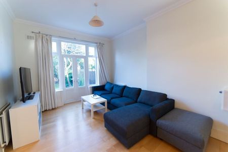 Room in a Shared House, Ealing Common, W3 - Photo 4