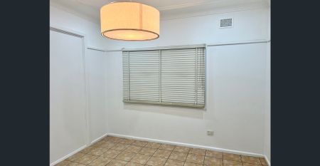 FOR RENT – Renovated 5-Bedroom Home + Double Garage - Photo 2