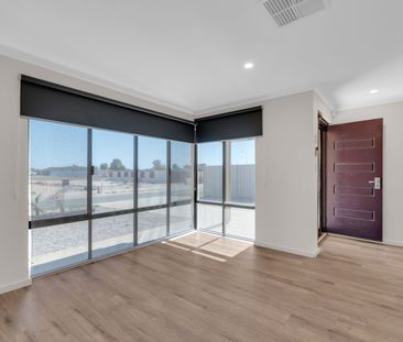 Beautiful Secret Harbour Home Available - SIX MONTH LEASE ONLY - Photo 6