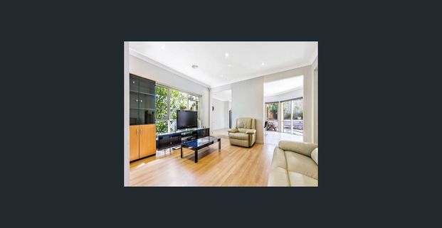 Sun-Filled 3-Bedroom Townhouse with Double Garage in a Peaceful Balwyn North Enclave - Photo 1