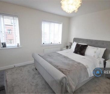 2 bedroom semi-detached house to rent - Photo 3