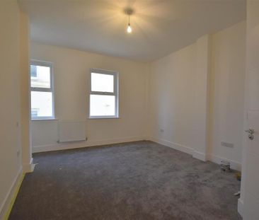 3 bedroom apartment to rent - Photo 5