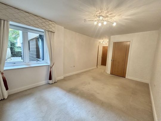 2 bedroom ground floor flat to rent - Photo 1